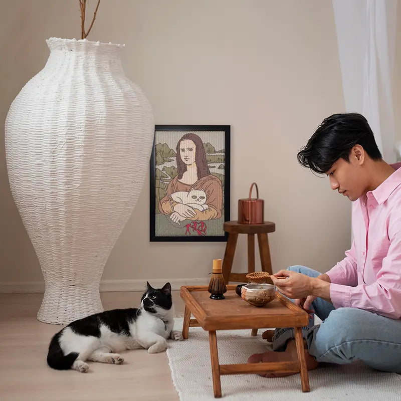 Meow Mona Lisa Artistic Cat Scratcher